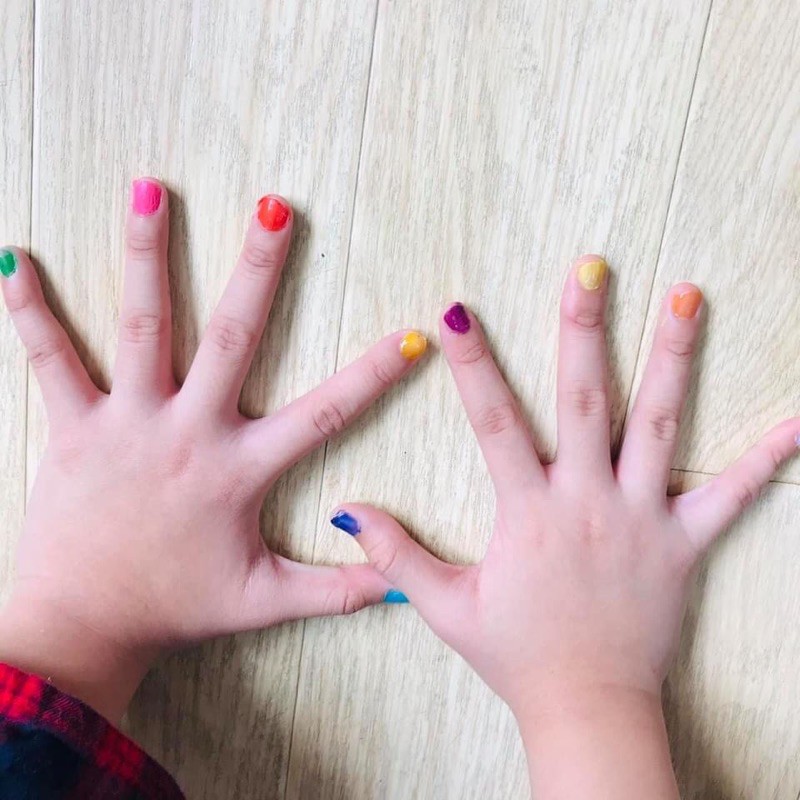 Set sơn móng tay an toàn cho bé gái