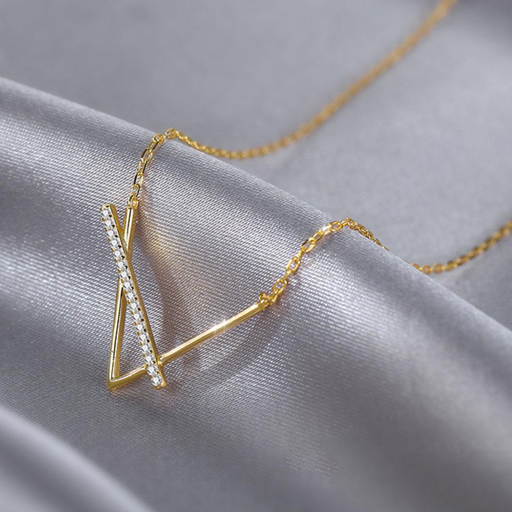 Vòng Cổ Choker Mặt Chữ V Lấp Lánh Thời Trang