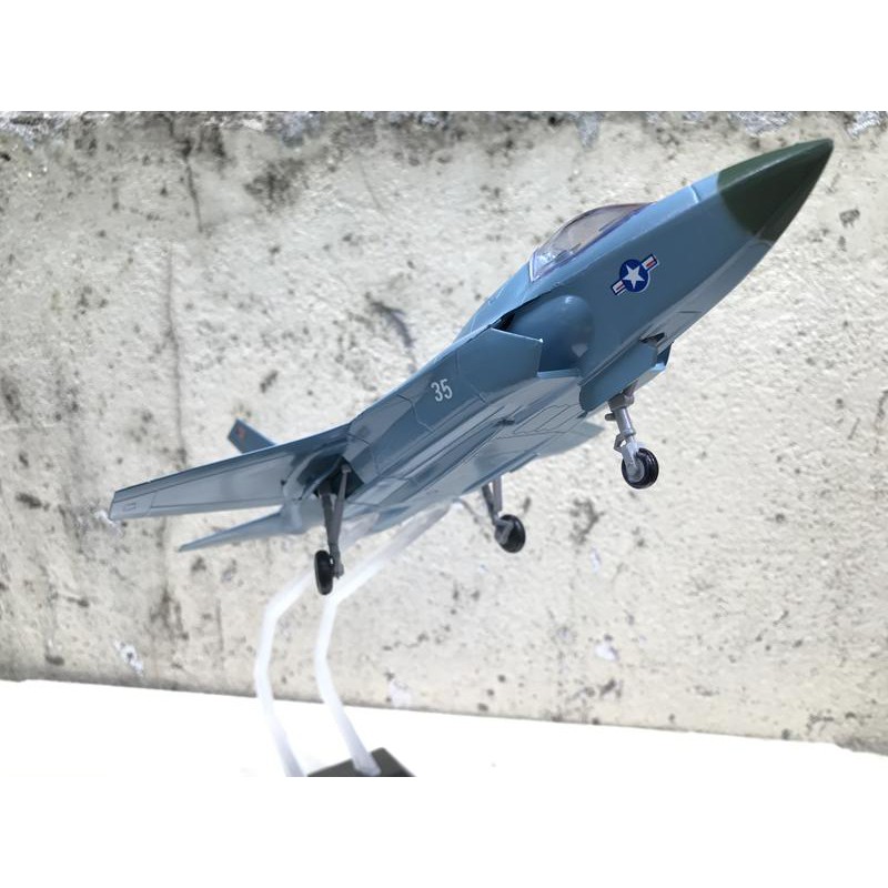 Mô hình Máy báy Tiêm kich F-35 1:72