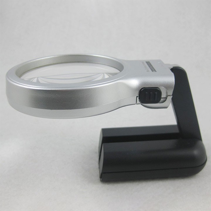 Kính lúp có đèn 3 in 1