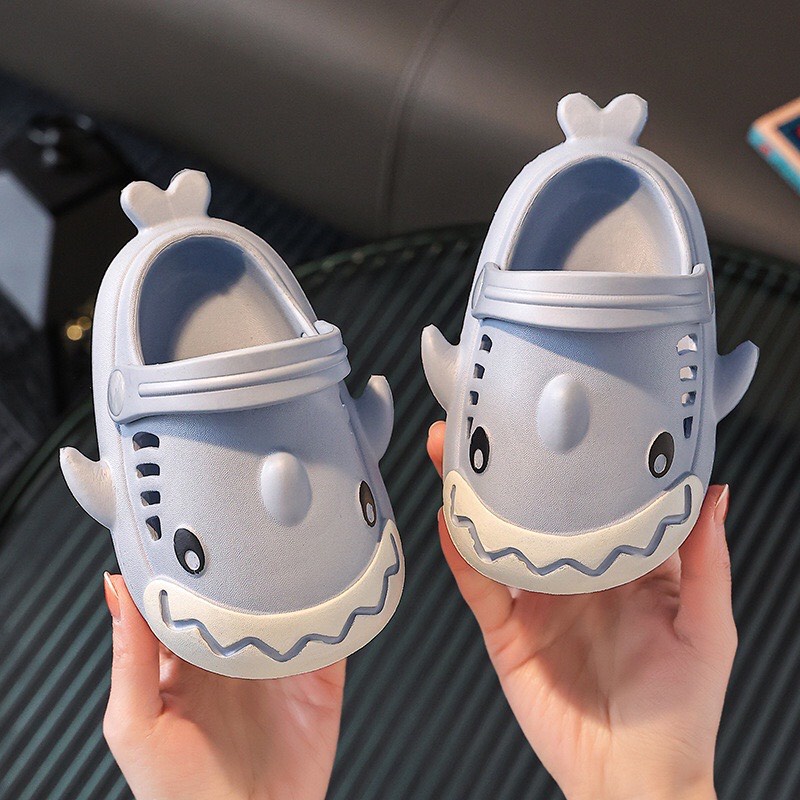 Dép Sục - Dép Crocs Hình Cá Mập Dễ Thương Có Lỗ Thoáng Khí Cho Bé Yêu loại đẹp