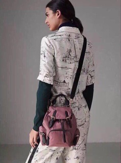 Ba lô Burberry mini
