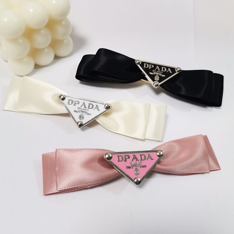 Kẹp Tóc Satin Hình Tam Giác In Chữ Phong Cách Retro Âu Mỹ Đơn Giản