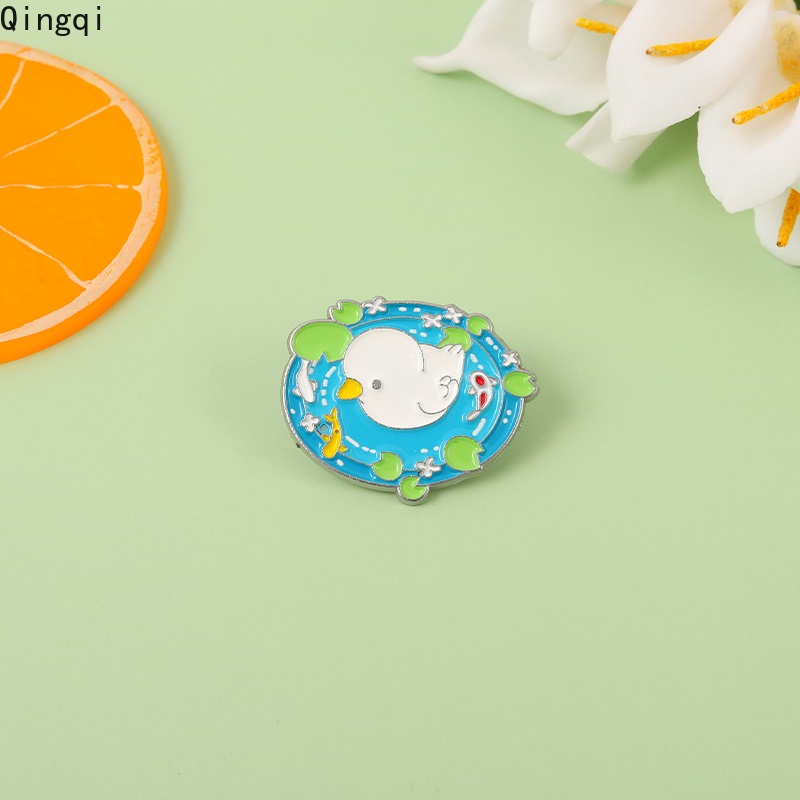 Ghim cài áo Miss Zoe hình vịt con đang bơi dễ thương đáng yêu