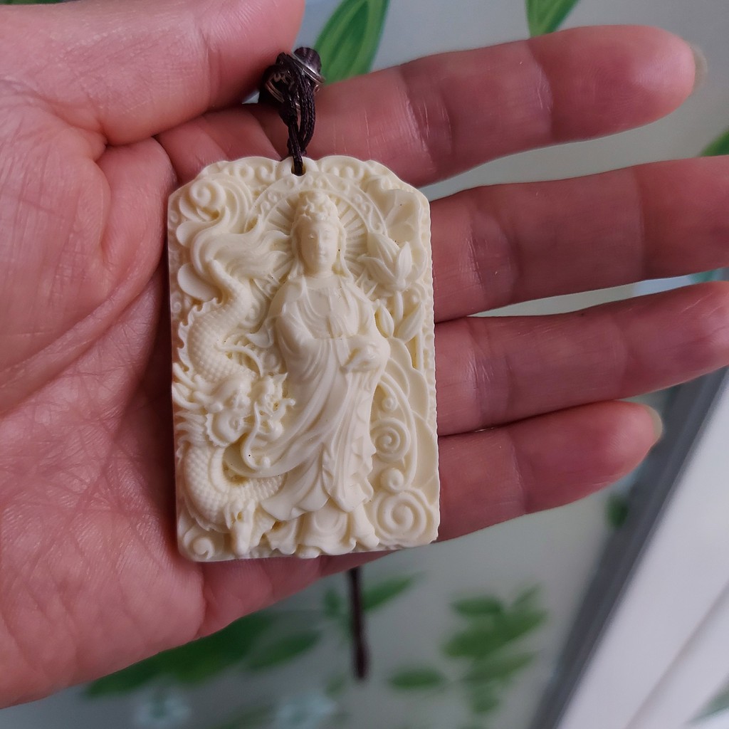 Dây chuyền Phật Quan Âm quá hải bằng quả ngà (trái dừa ngà -màu trắng ngà) - MN01 - Có kèm dây đeo