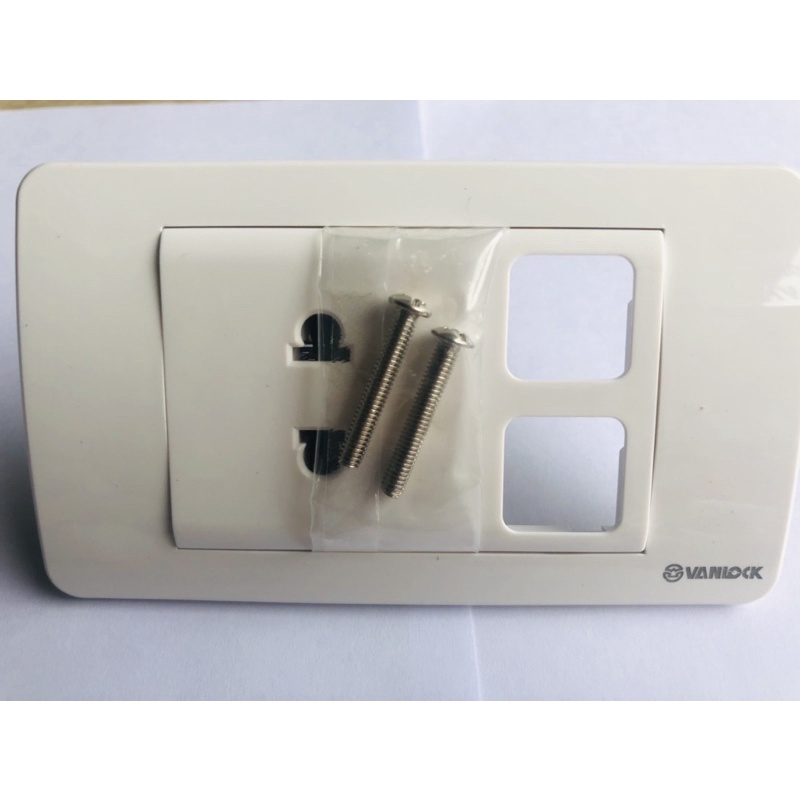 Mặt ổ Sino S18A các loại 2 ổ 2 lỗ, 2 ổ 1 lỗ, 1 ổ 1 lỗ, 1 ổ 2 lỗ, 1 ổ, 2 ổ, 3 ổ, 1 lỗ, 2 lỗ, 3 lỗ, 4 lỗ, 5 lỗ