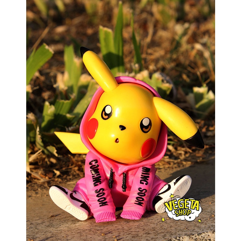 Mô hình Pikachu - Pikachu mặc áo Hoodie phong cách thời trang ngồi thời thượng dễ thương - Cao khoảng 12cm