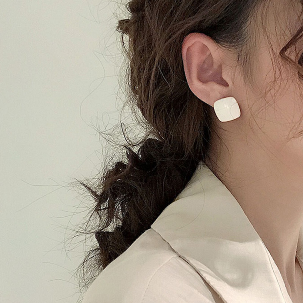 Khuyên Tai Nữ Trang Tạo Hình Độc Đáo