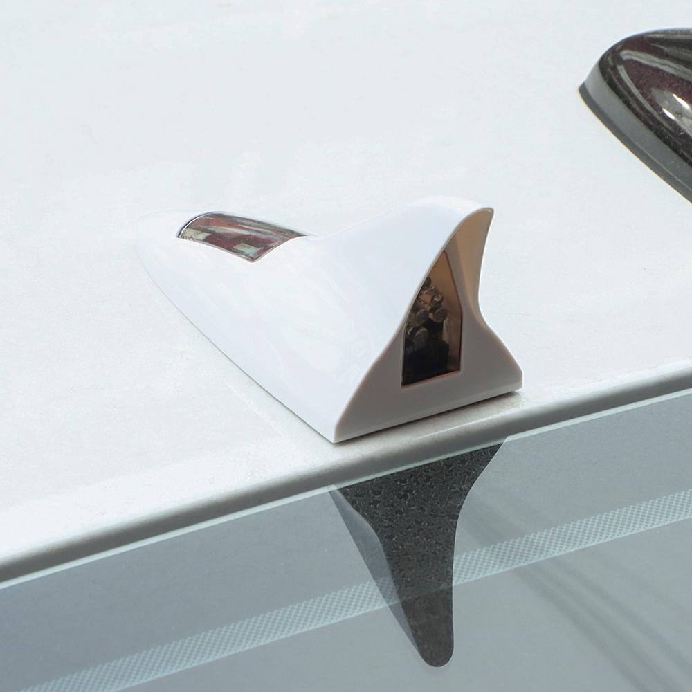 Ăng Ten Xe Hơi Sử Dụng Năng Lượng Mặt Trời