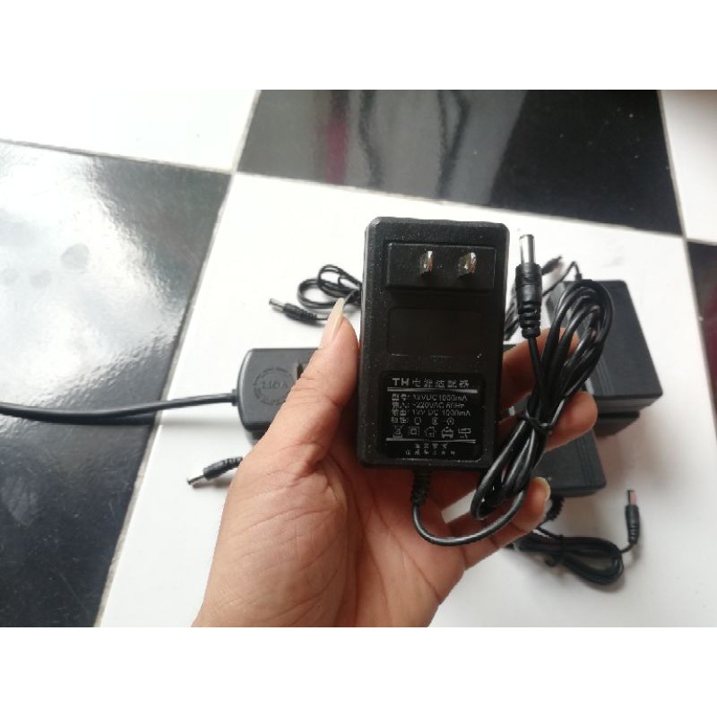 Sạc xe ô tô, xe hơi điện, xe máy điện trẻ em 12v1000ma