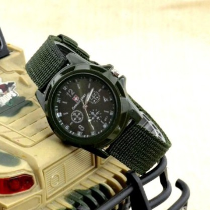 Đồng hồ thạch anh dây nylon phong cách sang trọng hàng mới dành cho bạn nam | BigBuy360 - bigbuy360.vn