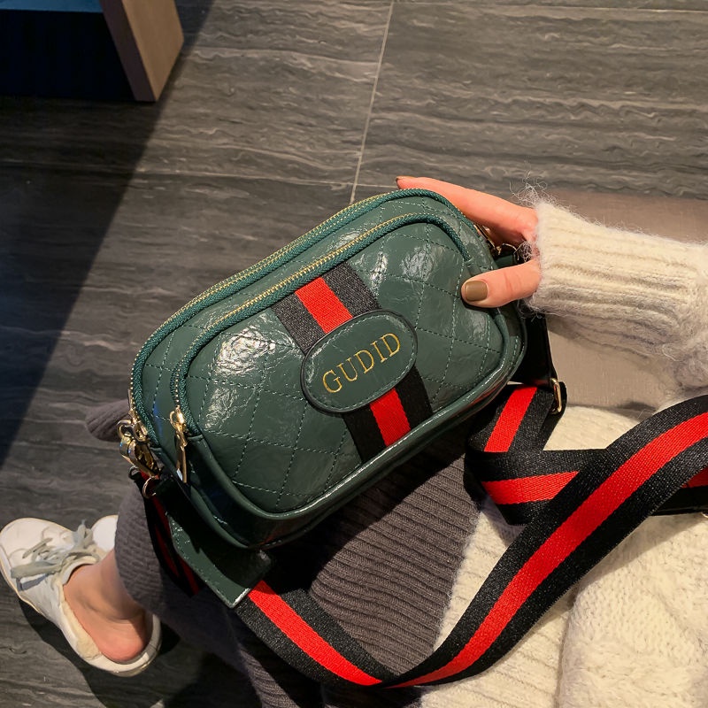 Túi xách dáng vuông đeo chéo hợp thời trang chất lượng cao