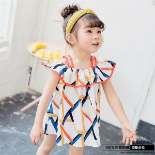 Đầm khoét vai kèm băng đô