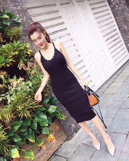 Đầm body cổ v