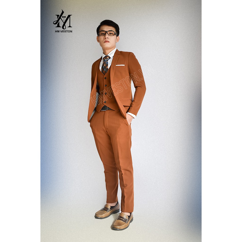 Bộ vest nam màu đồng đậm form ôm body (áo vest + áo gile + quần + cà vạt nơ đen)