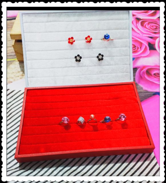 Khay nhung trưng bày nhẩn cao cấp