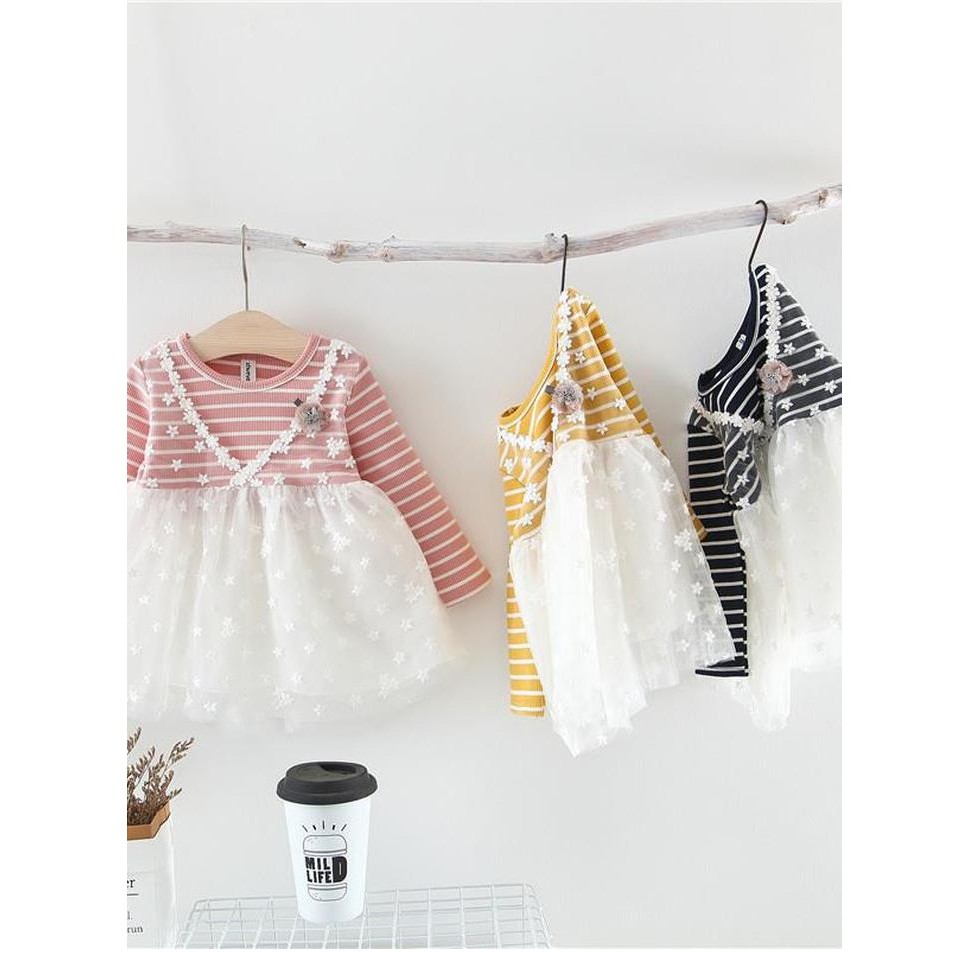 váy thu đông bé gái họa tiết kẻ phối ren trắng thêu hoa xinh xắn size 0-3 tuổi VT04