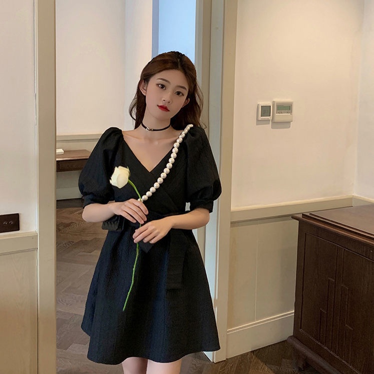 Đầm tay phồng cổ chữ V thiết kế thời trang mùa hè phong cách Pháp 2021