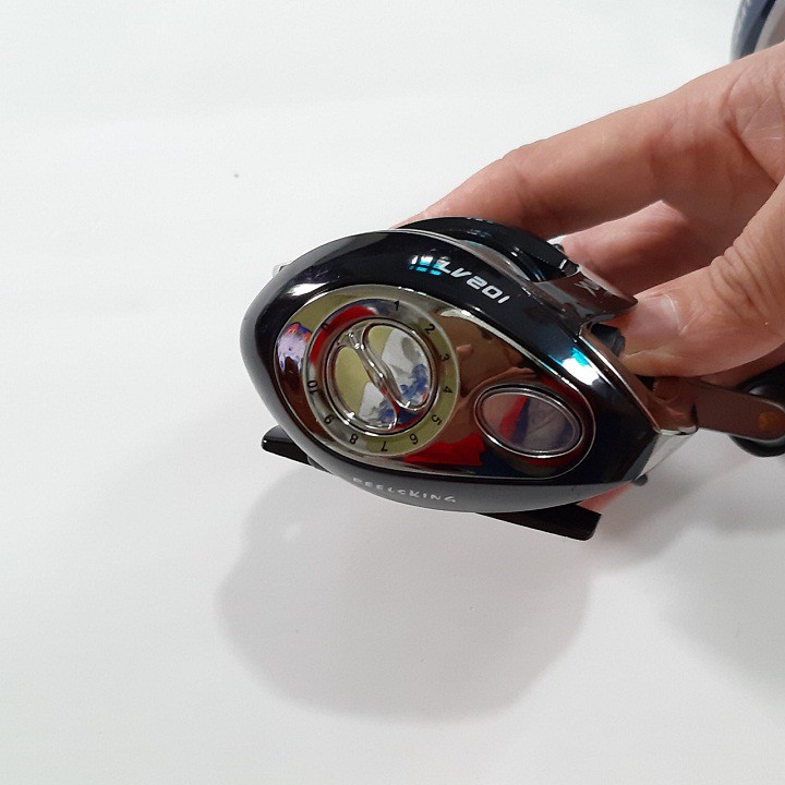 Máy câu ngang tay trái ,tay phải Yumoshi LV200 - LV201