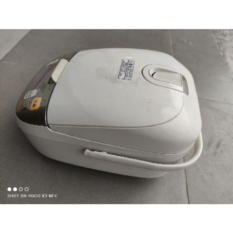 Nồi cơm panasonic SR-HD101