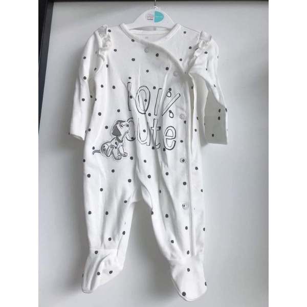 Sét 5 chi tiết gồm body dài tay, áo khoác, yếm, nón, khăn quấn bé xuất xịn