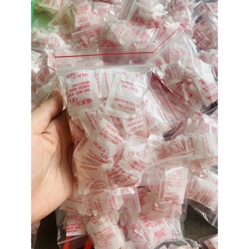 Túi hút ẩm ( gần 50c)