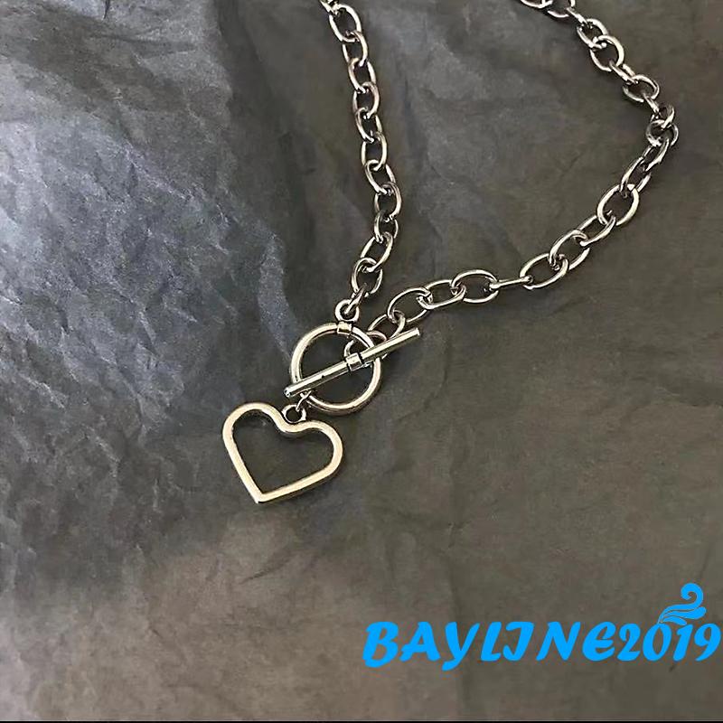 Dây chuyền có mặt hình trái tim rỗng màu sắc đơn giản dành cho nữ