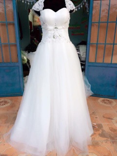Thanh lý áo cưới new 98%
