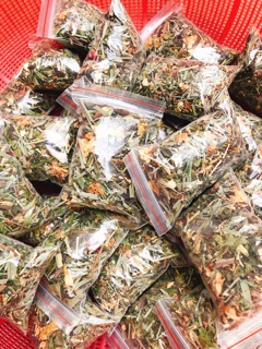 Thảo mộc xông mặt - thải độc cho da