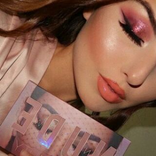 Bảng phấn mắt Nude New eyeshadow palette