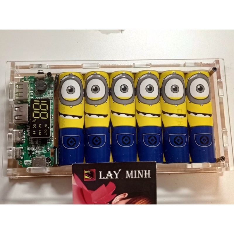 Sạc dự phong mica minion ngộ nghĩnh 6 cell pin