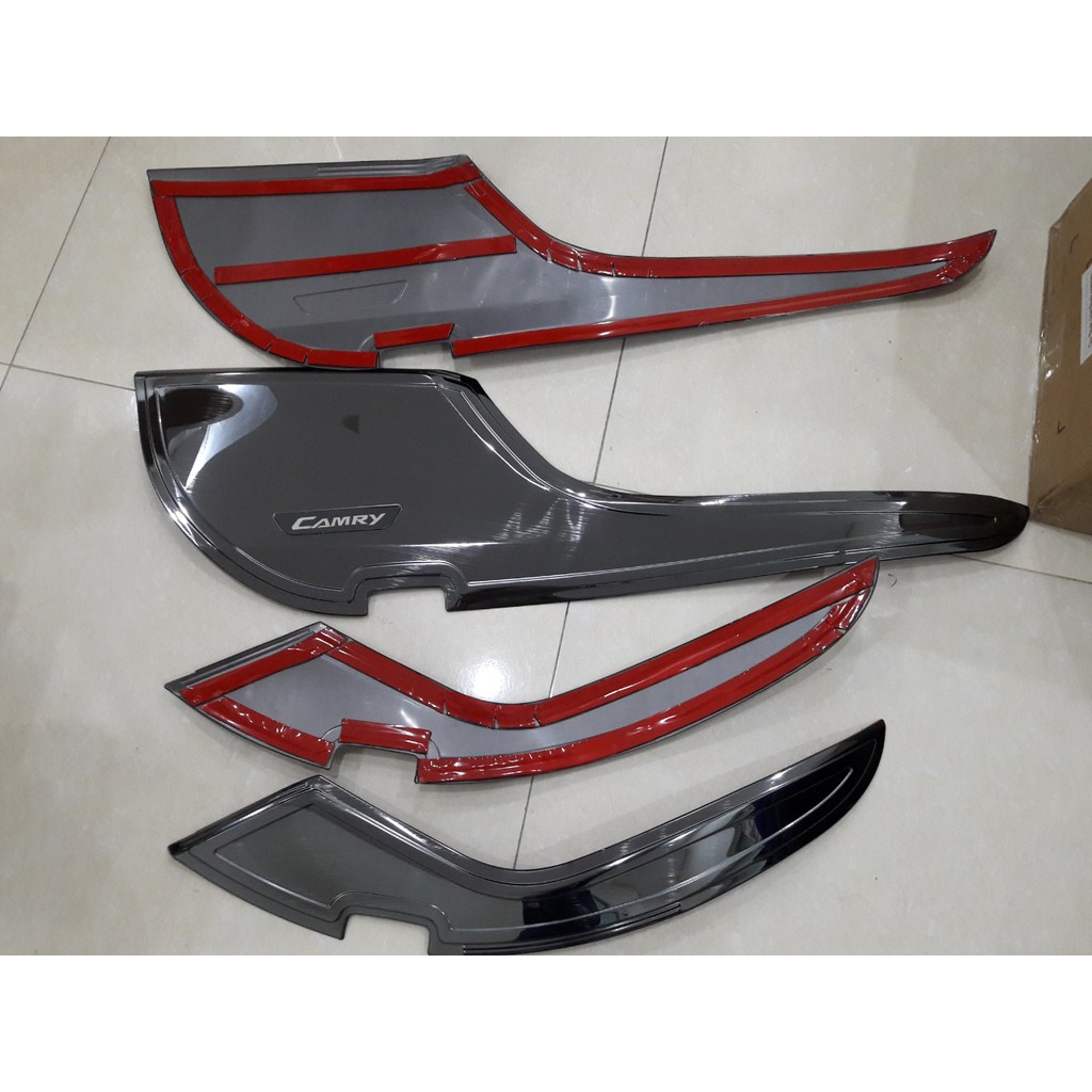 Bộ ốp Tapli Cánh cửa Titan cao cấp cho Toyota Camry 2019-2021
