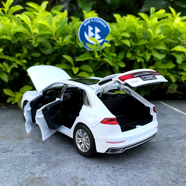 Xe mô hình Audi Q8 tỉ lệ 1:32 full box