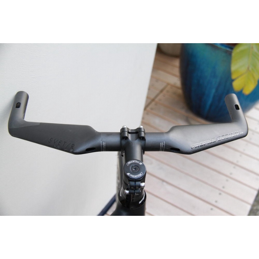 Tay lái, ghidong bằng carbon hiêu Profile Design Basebar Svet-R sử dụng cho xe đạp