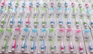 Cọ Bình Sữa Có Mút Muchkin