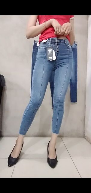 Quần jeans nữ mẫu 5 nút sọc dọc