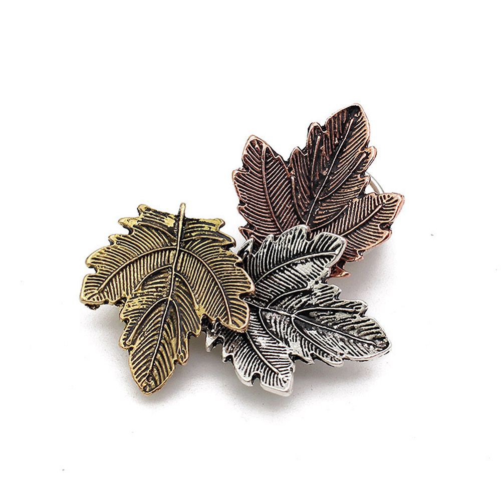 Huy hiệu cài áo hình lá phong kim loại cổ điển