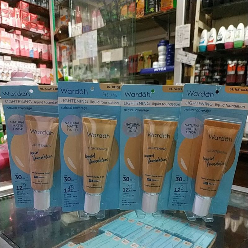 (hàng Mới Về) Kem Nền Dạng Lỏng Làm Sáng Da Tự Nhiên Lâu Trôi Chống Nắng Spf30 Pa + + + Wardah