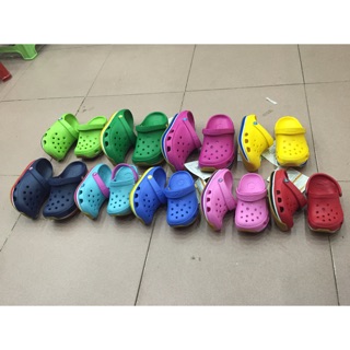 Sục crocs cho bé