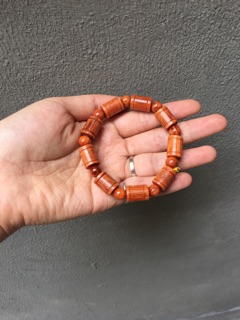 Vòng tay gỗ huyết long