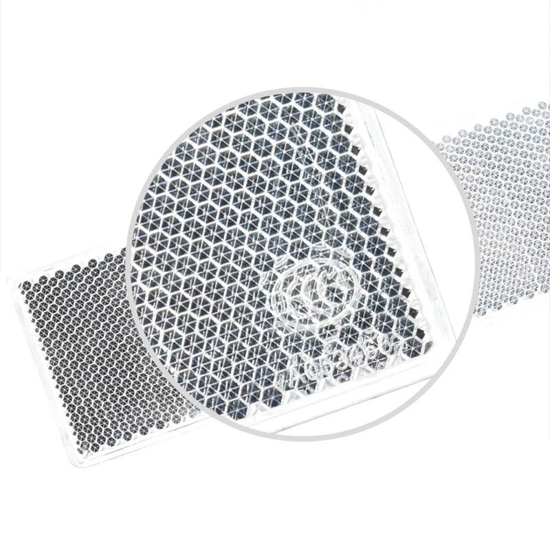 Dải Phản Quang Bằng Nhựa Đỏ Và Trắng Dán Đuôi Ô Tô