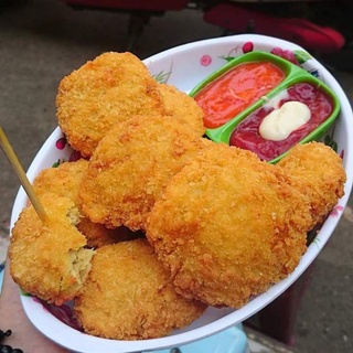 Bánh gà nhân phô mai hộp 12 cái ( giao hàng TP HCM )