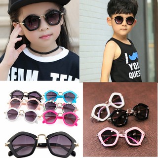 Kính mát gọng ngũ giác dễ thương cho bé