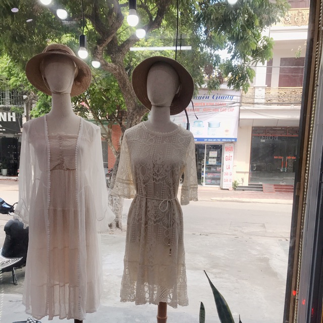 Váy đen kèm thắt eo