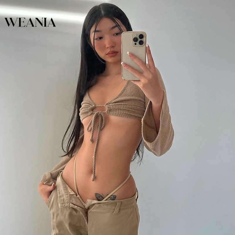 Áo Croptop Tay Dài Khoét Ngực Sâu Gợi Cảm D0324