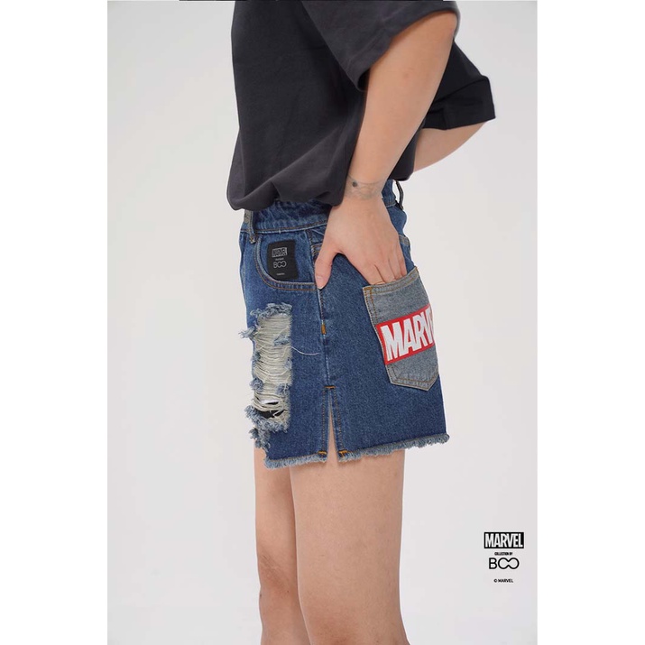 Quần Short BOO Jeans Nữ Cạp Cao Logo Marvel Phối Cào Rách Cá Tính