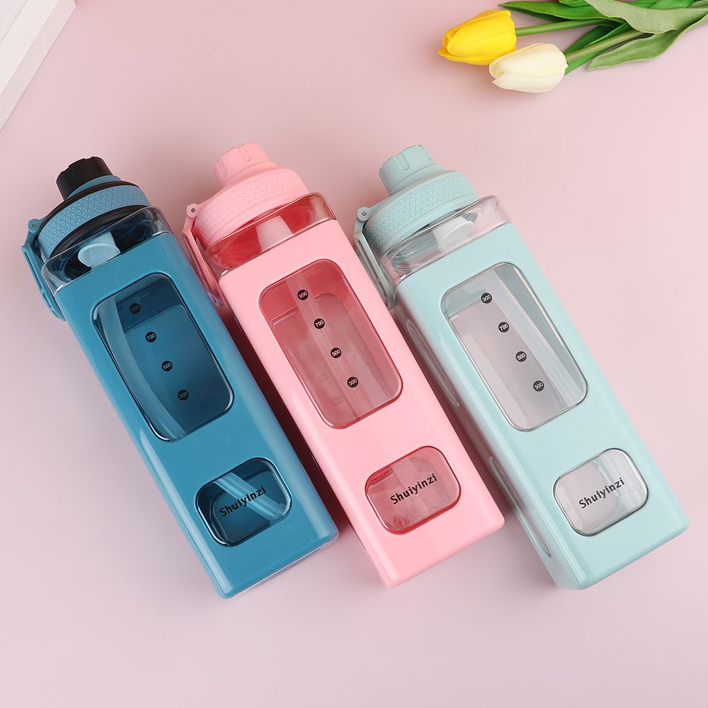 Bình Nước Thể Thao Bằng Nhựa Dung Tích Lớn 700 / 900ml Có Ống Hút Tiện Dụng