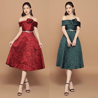Đầm gấm xòe trễ vai đính hoa