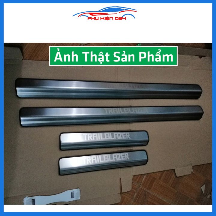 Bộ ốp bậc cửa trong ngoài nẹp bước chân TrailBlazer Inox chống trầy trang trí xe