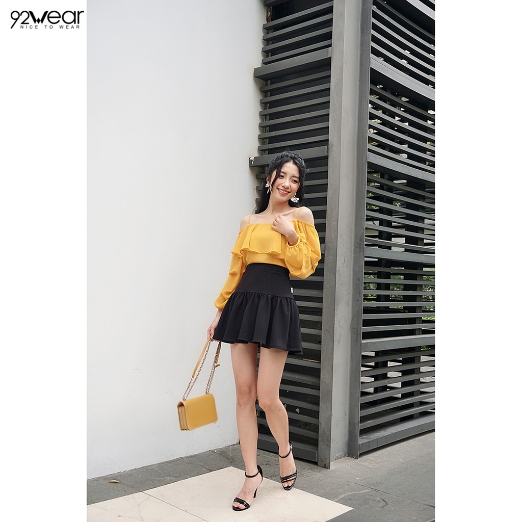 Chân váy ngắn 92WEAR màu đen, đủ size, dáng xòe thân dưới rút dúm JXW0800 | BigBuy360 - bigbuy360.vn